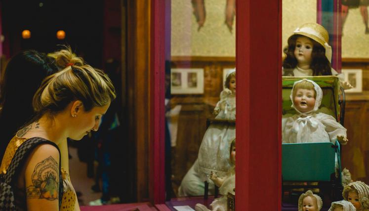 Vista de una de las salas dedicadas a la colección de muñecas y juguetes