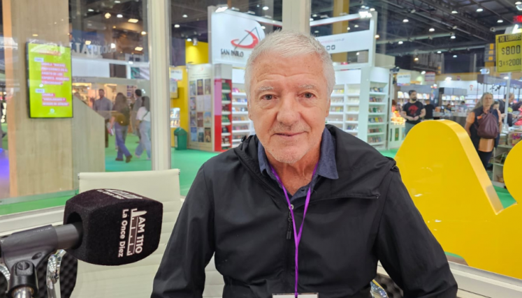 Carlos Ares, conductor de La Conversación