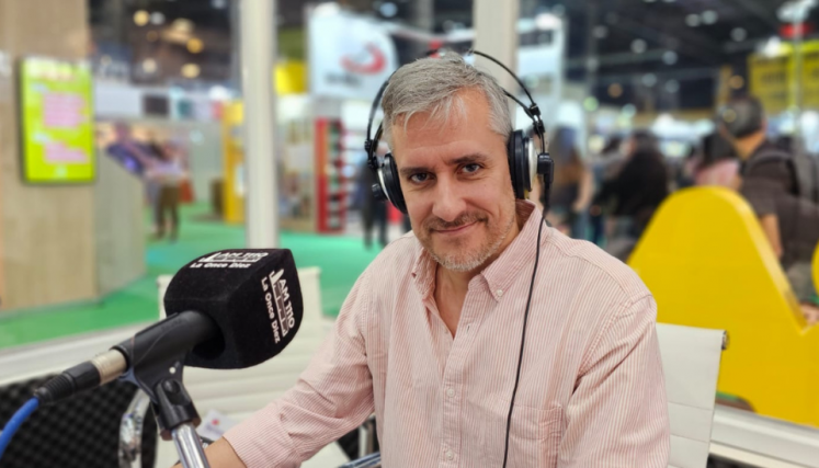 Javier Navia, conductor de Días de Vino y Rosas
