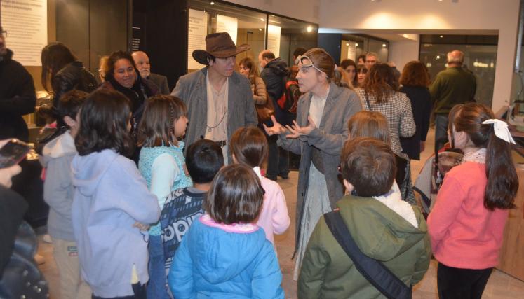 Gente en la inauguración del Sitio Arqueológico La Cisterna 