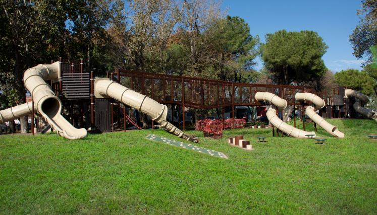 Patio de juegos en Rabanal