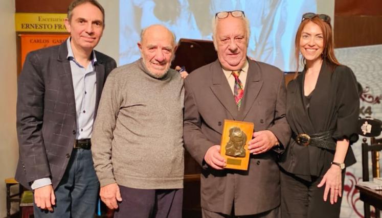 Oscar del Priore con el Gobbi de Oro