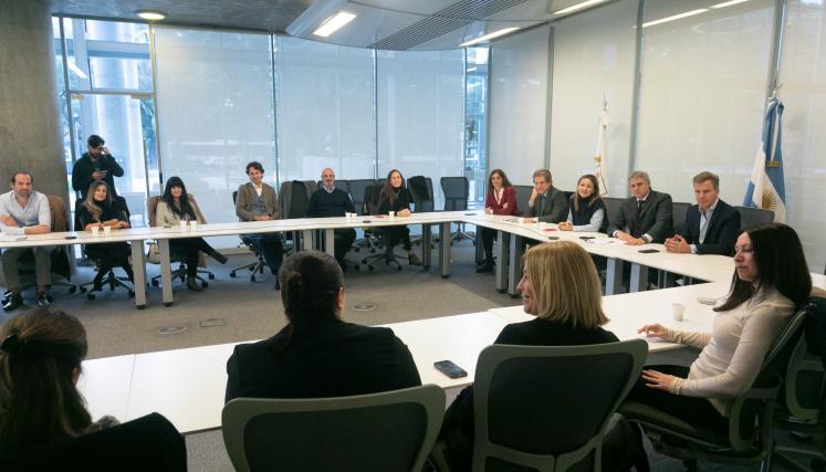 Becas para egresados de Codo a Codo