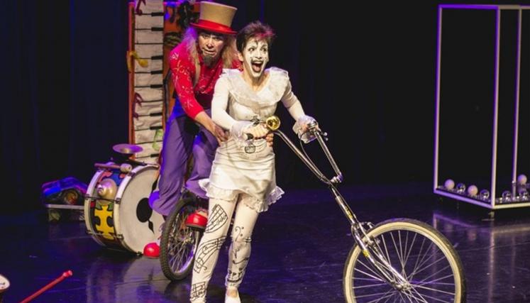 De ritmos y silencios en clave de circoweb