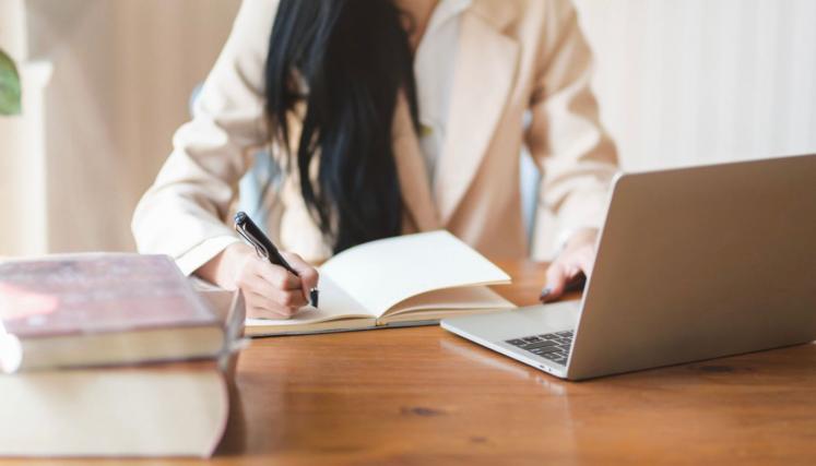 Los cursos son online y los talleres, presenciales