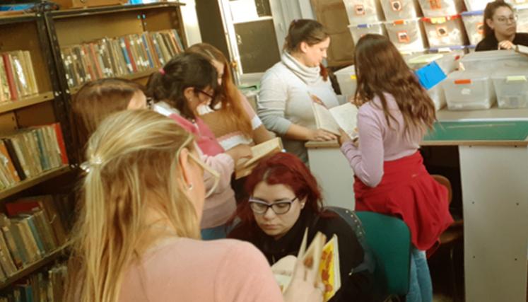 Visitantes en el museo