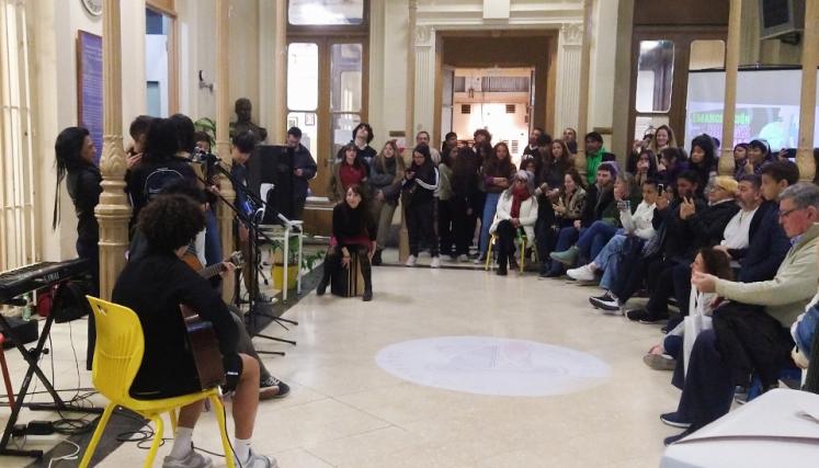 Las escuelas «brillaron» en la Noche de los Museos