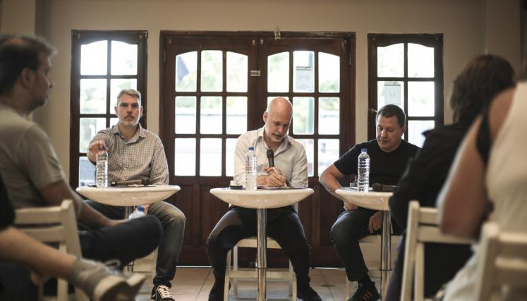 Reunión de vecinos con Horacio en Agronomía