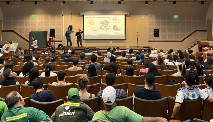 Participantes de la jornada en el aula