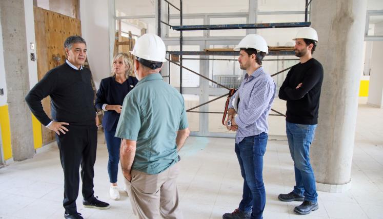 Jorge Macri y Mercedes Miguel recorrieron las obras del edificio de la Escuela de Danzas N° 2
