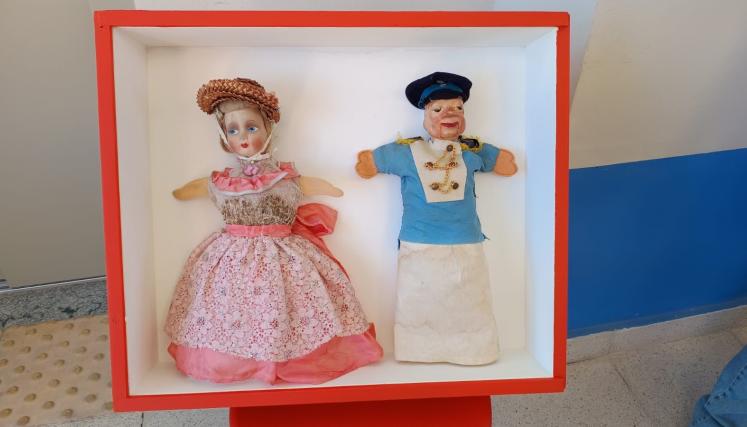 Huellas en el Jardín N.° 1 «Benito Quinquela Martín» de La Boca