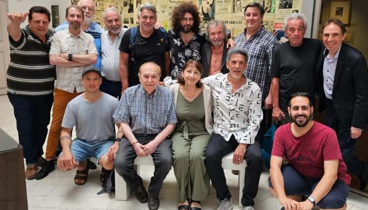 Equipo La 2x4 e invitados