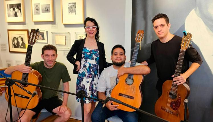 La Guardia Nueva y Lola Cruz