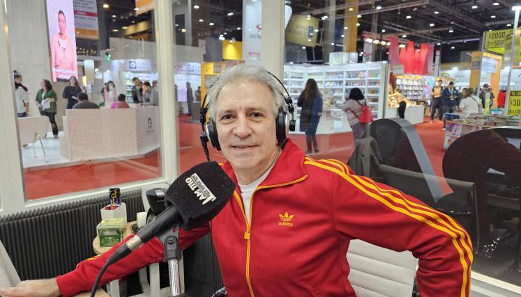 Daniel Santa Cruz hace Cara y Cruz desde la Feria del Libro