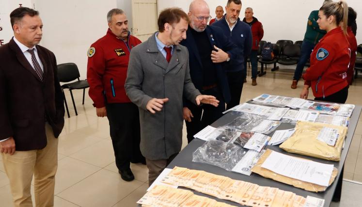 La Policía de la Ciudad desmanteló una organización delictiva familiar dedicada a hackear billeteras virtuales y transferir el dinero a otras cuentas, llegando a cometer una estafa de más de 30 millones de pesos.