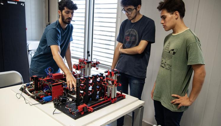 Becas para estudiantes de carreras estratégicas