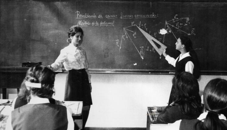 Clase en uno de los salones en la década de 1960. 