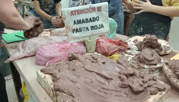 ESC.SUP_.DE EDUC.ARTISTICA EN CERAMICA Nº 01 DE 02.4