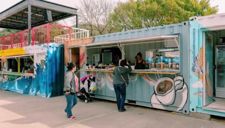 Patio Rodrigo Bueno 2