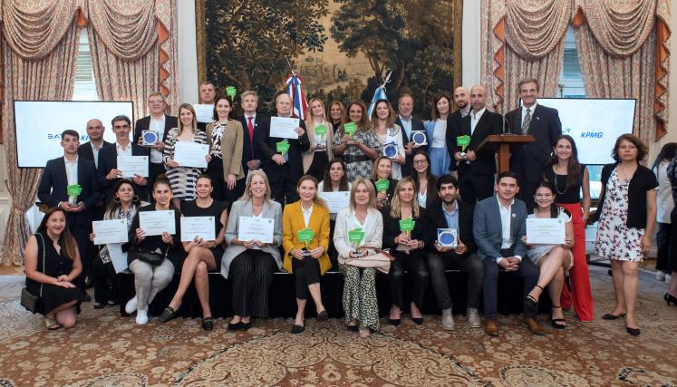 PLS24 Ganadores (grupal)_2.jpg