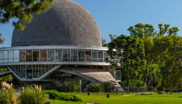 Fachada del Planetario