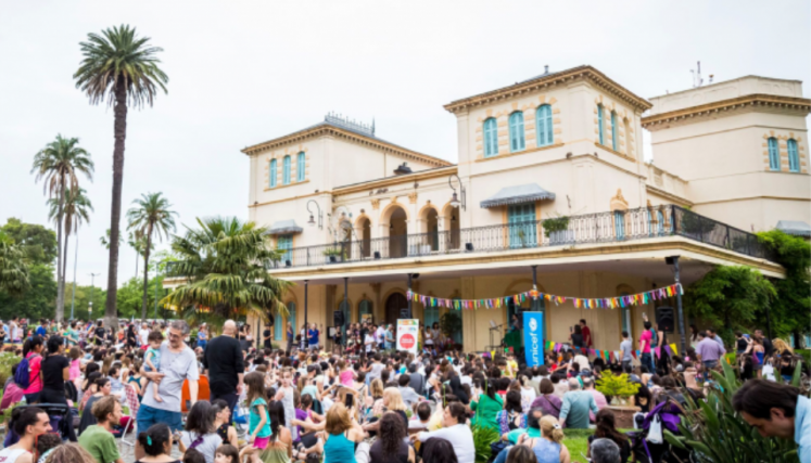 Personas reunidas en el Espacio Cultural Chacra de los Remedios