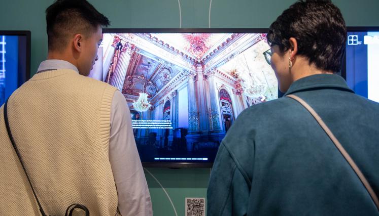 Sala de exposiciones permanente - pantallas