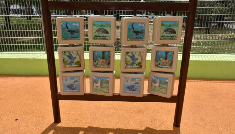 Plaza Granada, patio de juegos