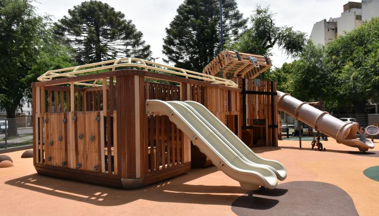 Plaza Vaccarezza, patio de juegos