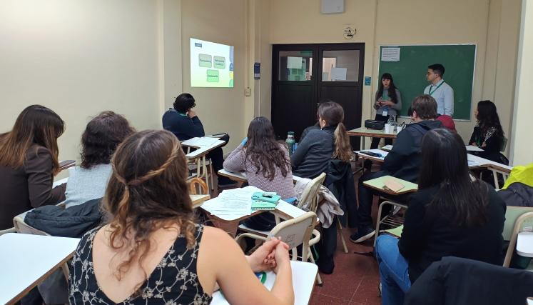Personas participando en un Congreso