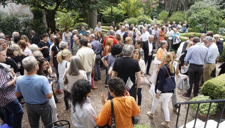 esculturas en el jardin2