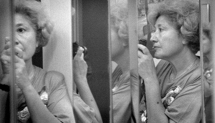 Imagen Autorretrato de Sara Facio, 1988_2.jpg