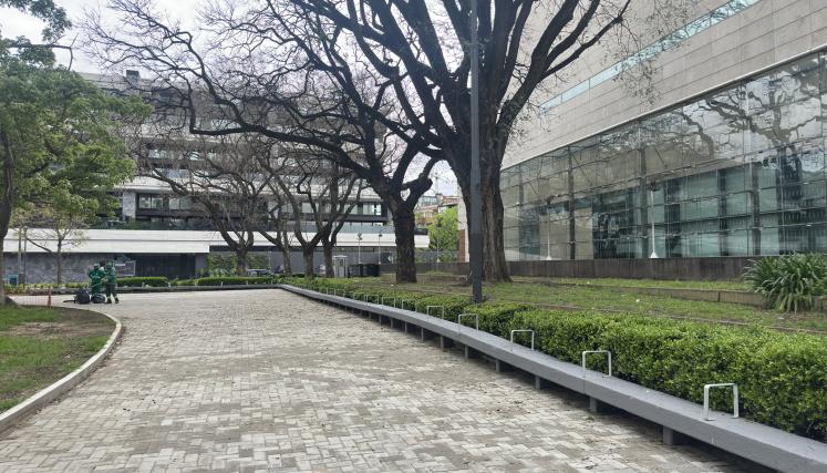 Renovación del solado de Plaza Perú