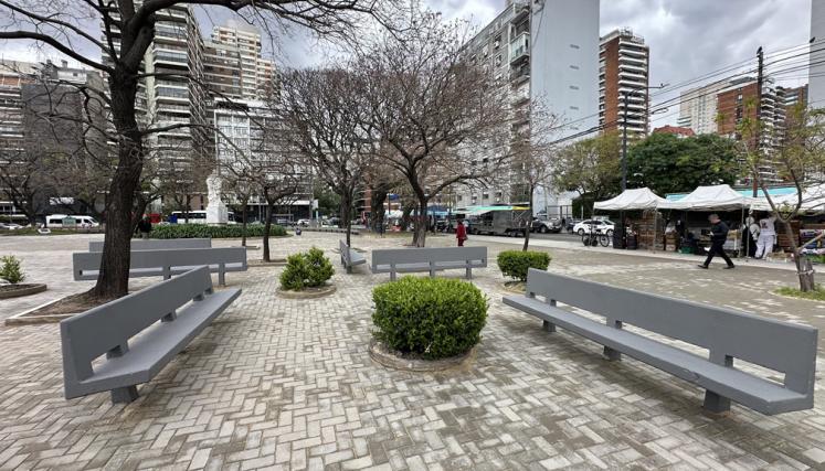 Renovación del solado de Plaza Perú