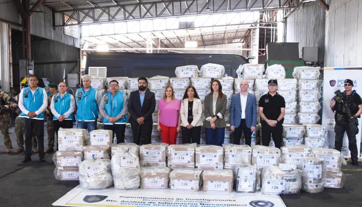 Más de 560 kilos de estupefacientes, entre marihuana, cocaína y drogas sintéticas, fueron incinerados hoy en Tigre