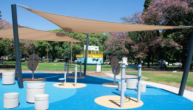 Plaza Rubén Darío - postas inclusivas