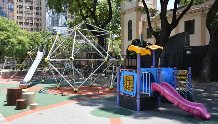 Plaza Houssay - Comuna 2