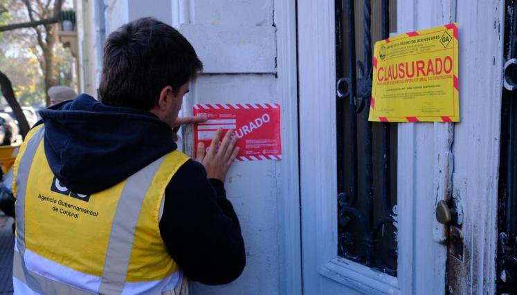El Gobierno porteño recuperó la propiedad n° 800 y se la devolvió a sus dueños.