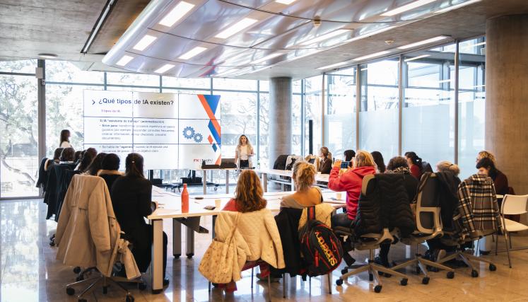 Charla sobre IA en Uspallata con emprendedoras