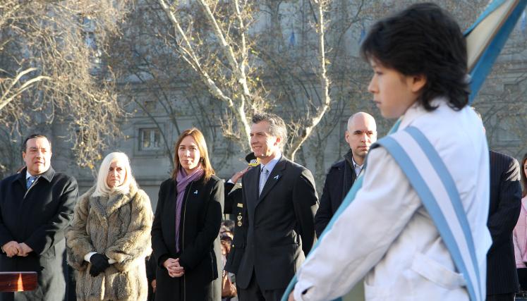 El jefe de Gobierno de la Ciudad de Buenos Aires, Mauricio Macri, encabezó el acto de izamiento de la Bandera Nacional, al cumplirse el 192 aniversario de la muerte de Manuel Belgrano, y tomó juramento a 560 cadetes de la Policía Metropolitana. Foto: Mónica Martínez/GCBA.