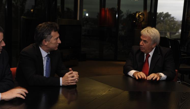 El jefe de Gobierno porteño, Mauricio Macri, se reunió hoy con el Gobernador de Córdoba, Jose Manuel De la Sota, poco antres de inaugurar en esa provincia la Casa de la Ciudad de Buenos Aires.