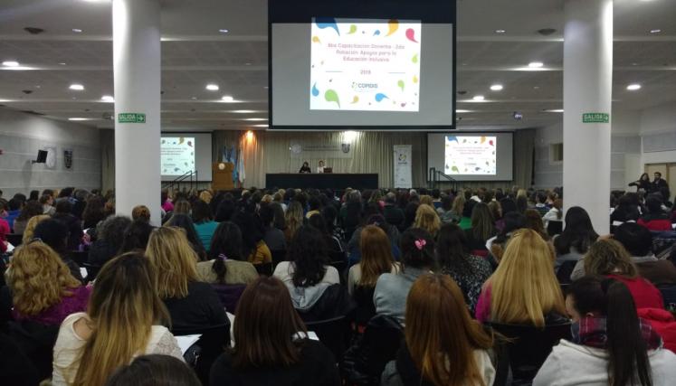 Docentes de CABA en el auditorio de  Ciencias Económicas