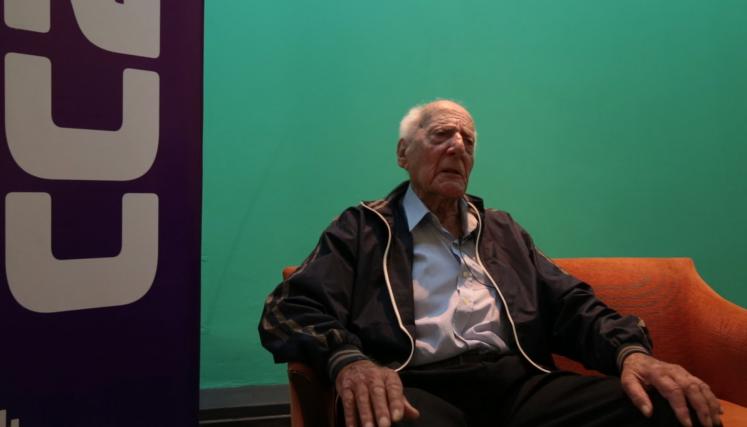 El pibe de 92 años que vio cantar a Gardel en el mismo escenario de Villa Urquiza donde El Zorzal sigue brillando