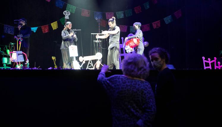 Importante distinción a los artistas que les dan alma y vida a los títeres del Teatro San Martín